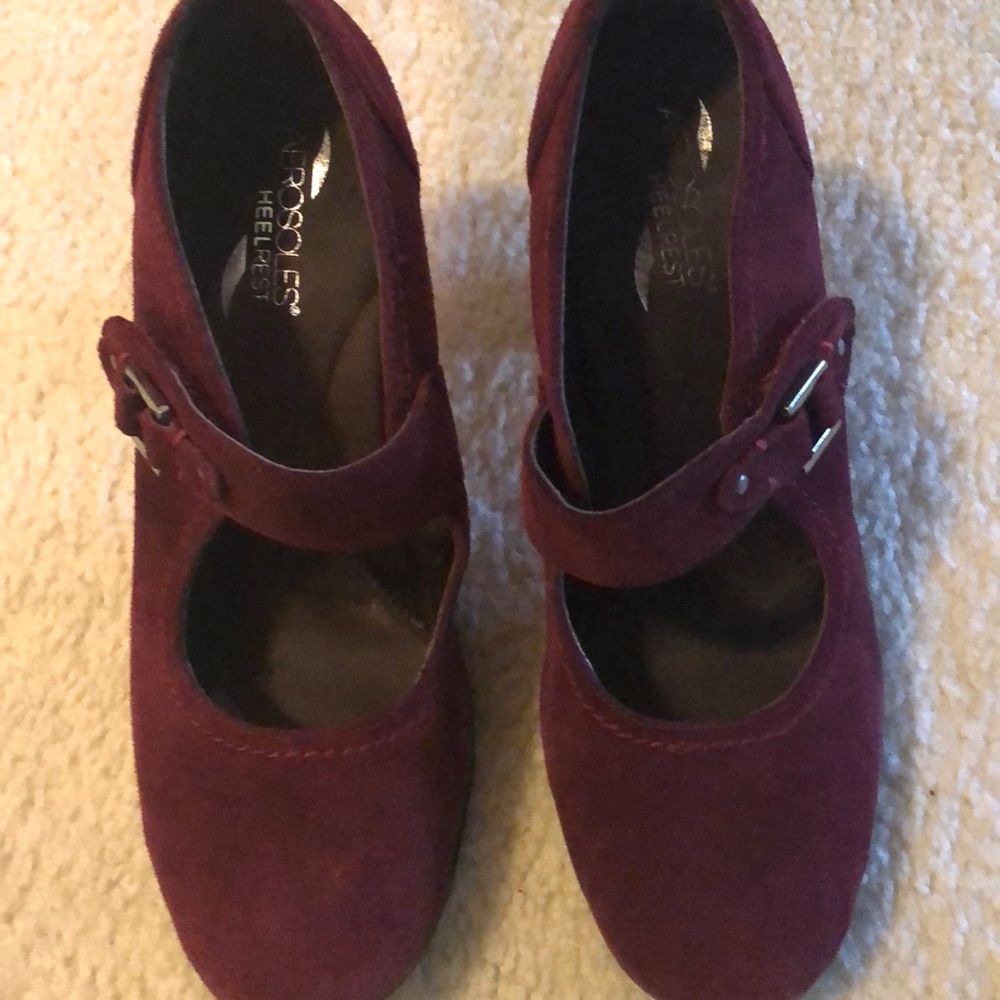 Shoes - Picture 4 of 8